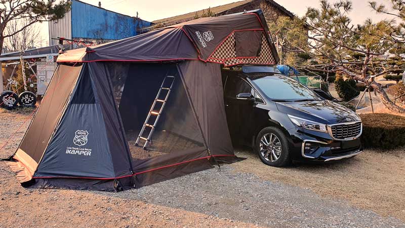Rooftop tent with large annex on display